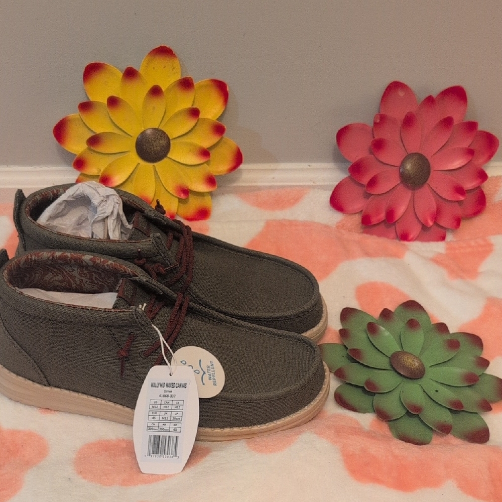 Hey Dude Chukka Boots in Dark Green and Beige